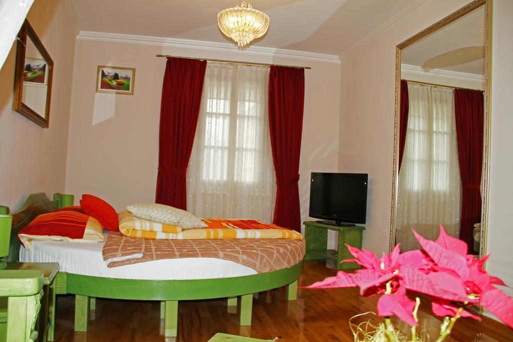 Rooms Su Su Karlovac Bagian luar foto